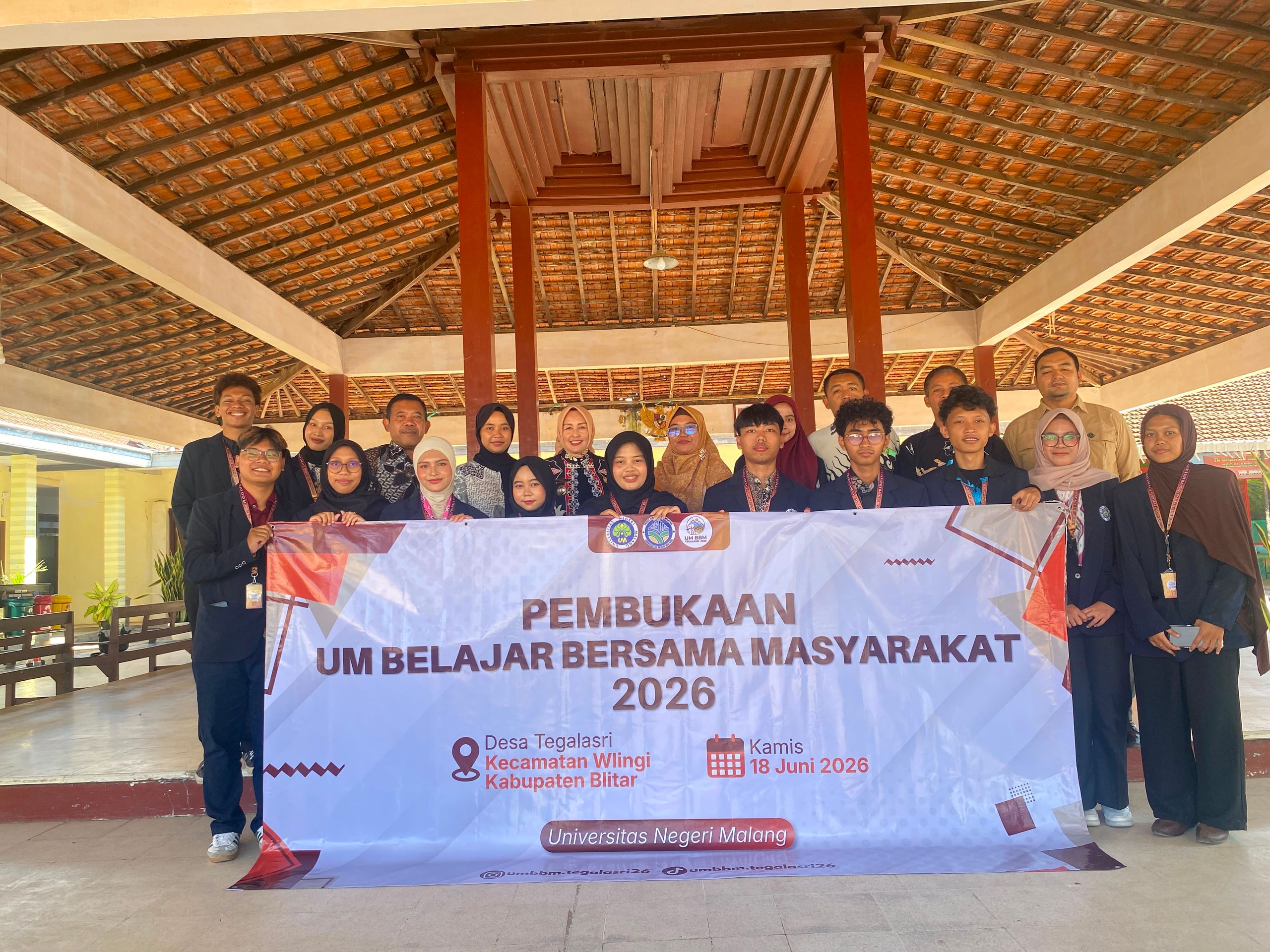 Dokumentasi foto bersama seluruh peserta kegiatan pembukaan UM BBM.