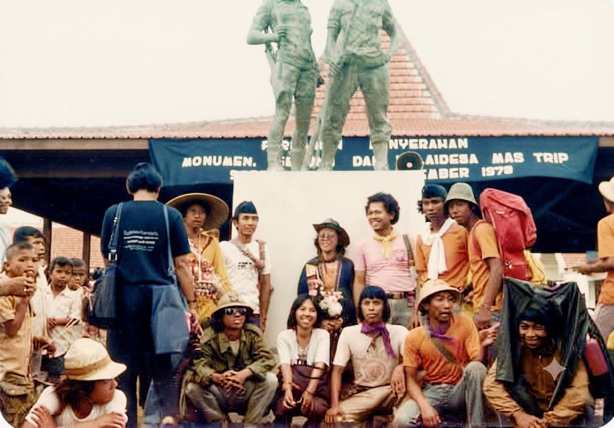 dokumentasi penyerahan monumen trip desa tegalasri